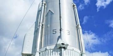 Space Tourism in 2025: Is It Ready for US Consumers? - Cover Image