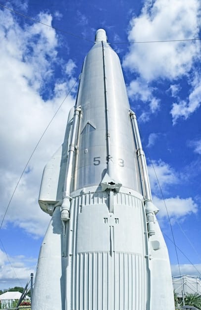Space Tourism in 2025: Is It Ready for US Consumers?