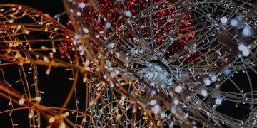 Quantum Computing in US: Investments & Challenges 2025 - Cover Image